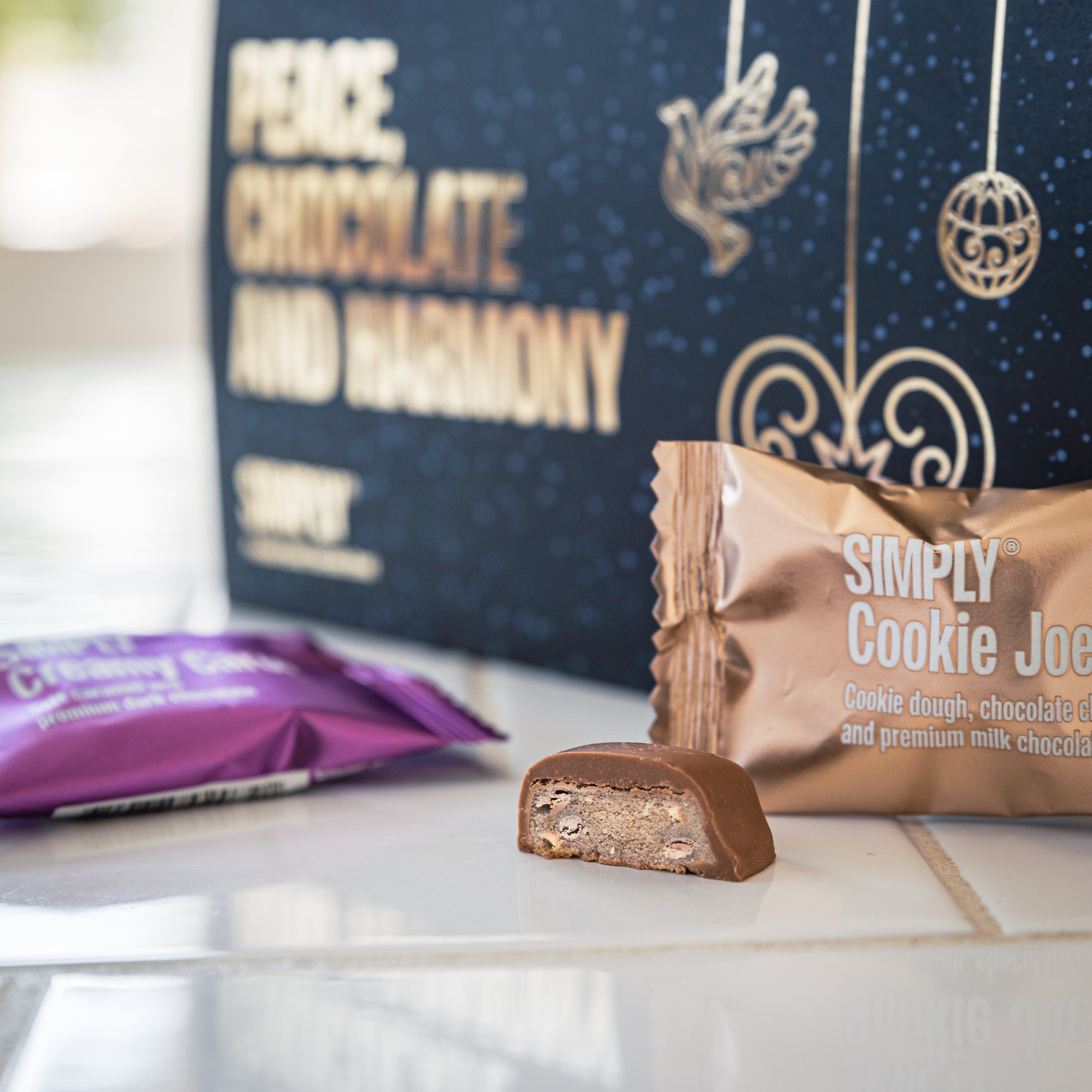 Peace, Chocolate and Harmony | Geschenkschachtel mit 18 Bites
