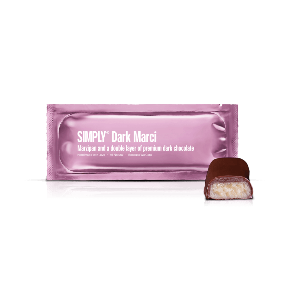 Simply® Dark Marci | Marzipan und eine doppelte Schicht Dunkelschokolade